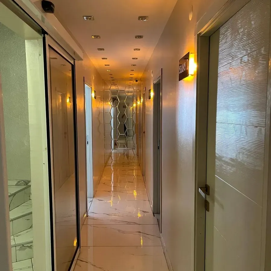 Wellness Beauty Bursa Cumhuriyet Caddesi şubesi bekleme alanı