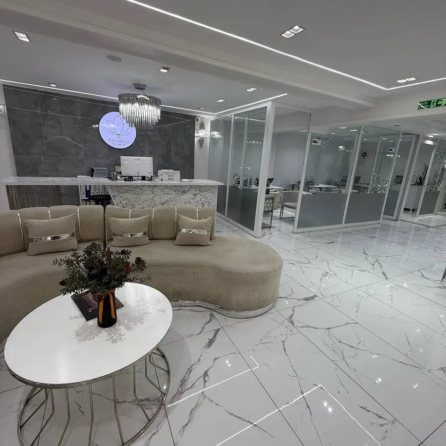 Wellness Beauty Bursa Heykel şubesi resepsiyon ve bekleme alanı